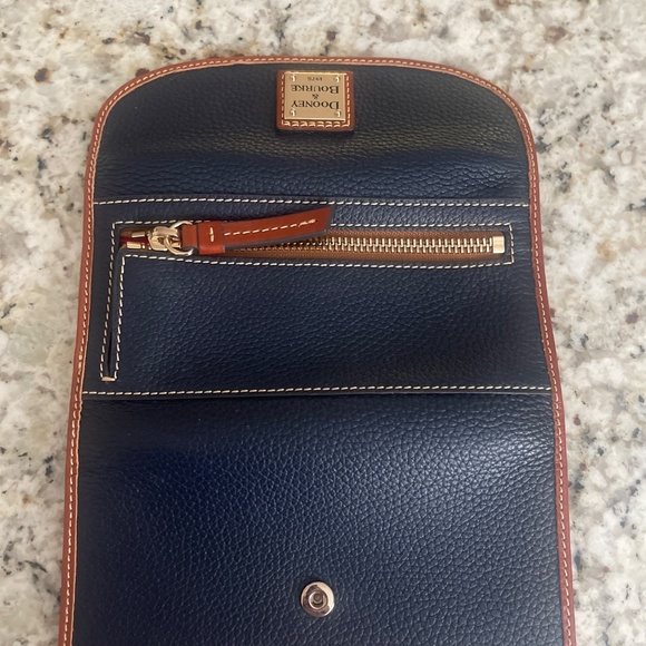 Dooney & Bourke wallet - Picture 3 of 3